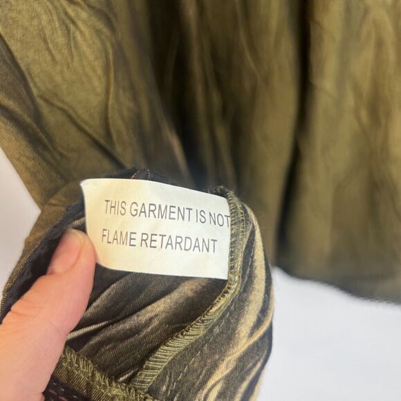 Neesh by DAR Shiny Green Crinkle Crushed Taffeta Aline Circle Skirt Size Large - Picture 11 of 12